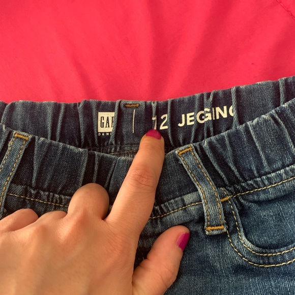 Girls size 12 GAP Jeggings - Picture 2 of 3